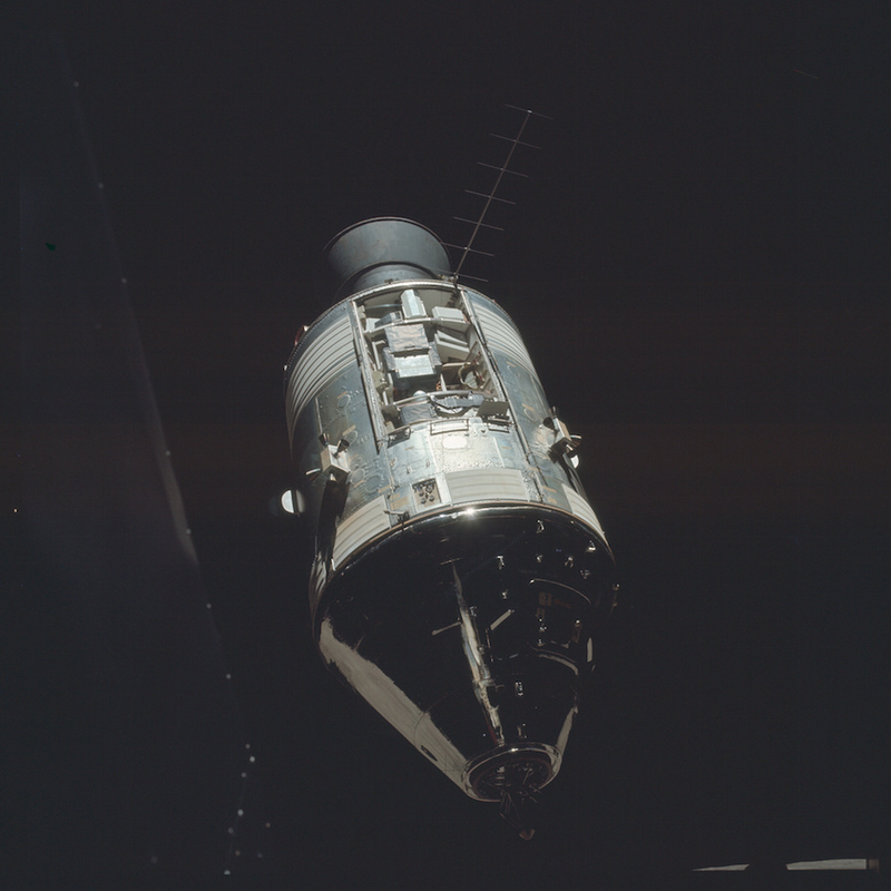 Illustration for article titled NASA Just Released 8,400+ Incredible High-Res Images From The Apollo Program